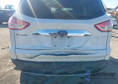 2015 Ford Escape Titanium z USA, uszkodzony, nr VIN 1FMCU9J92FUA55548